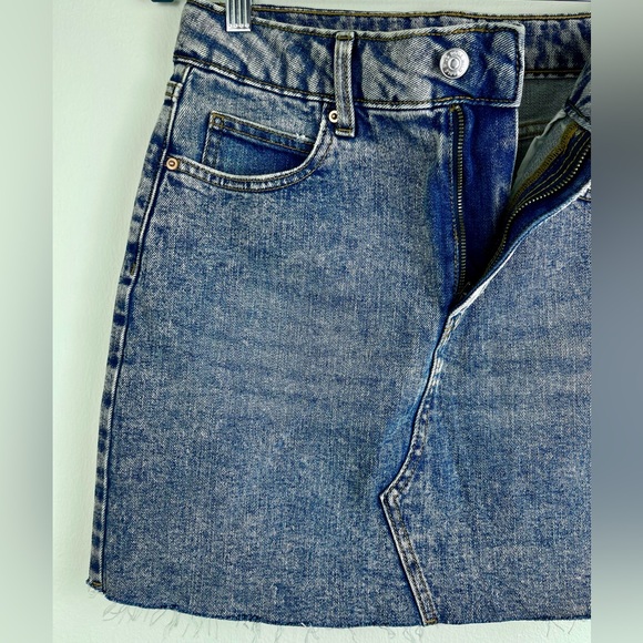 Denim Mini Skirt NWOT, Distressed, Acid Wash, Size 8 - Picture 7 of 12